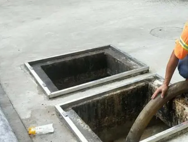 良庆化粪池清理